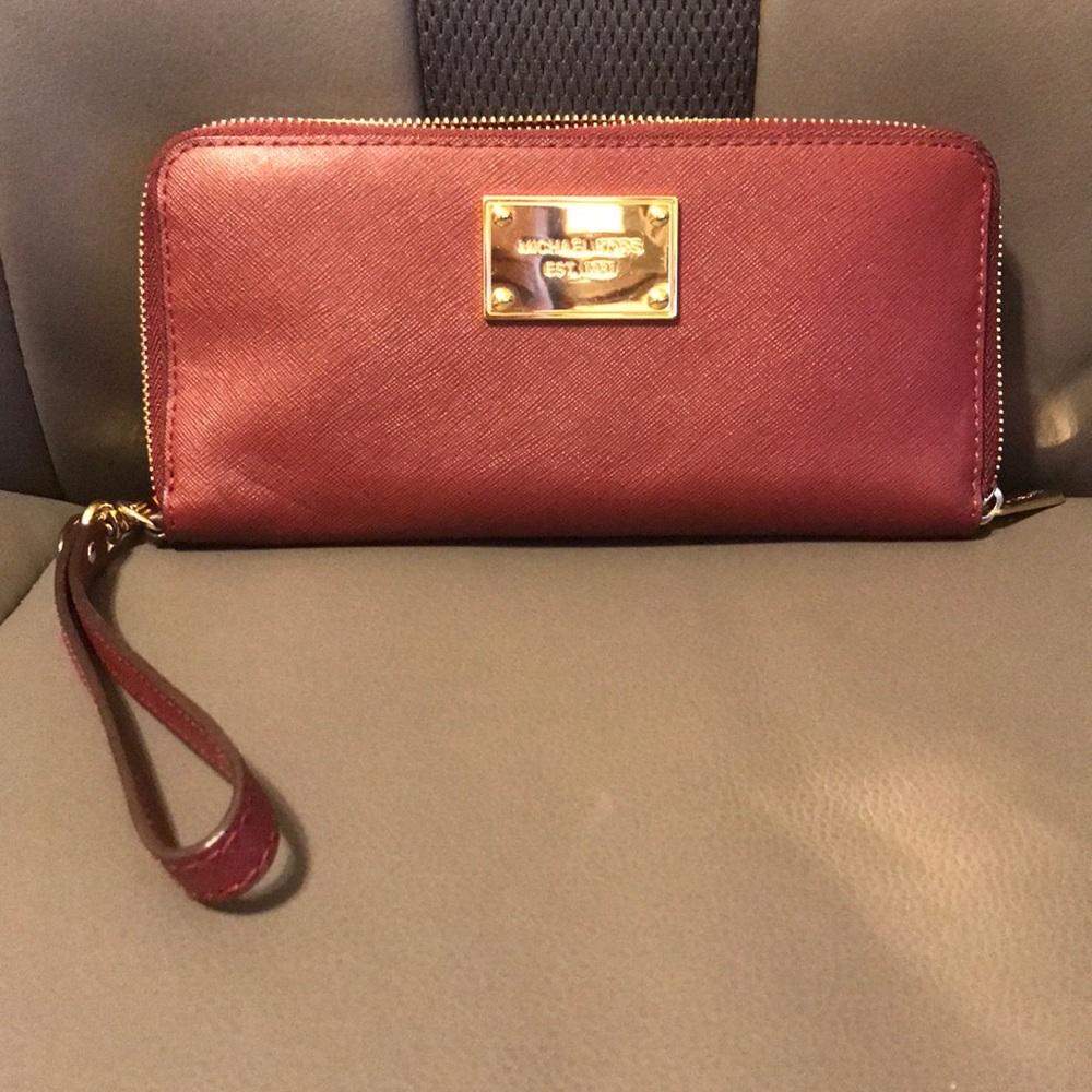 Michael Kors leather wallet wristlet